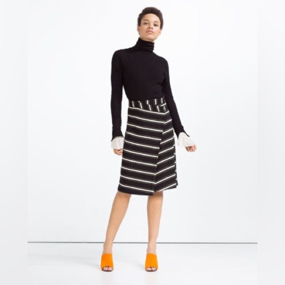 Zara Striped Pencil Skirt in Size S